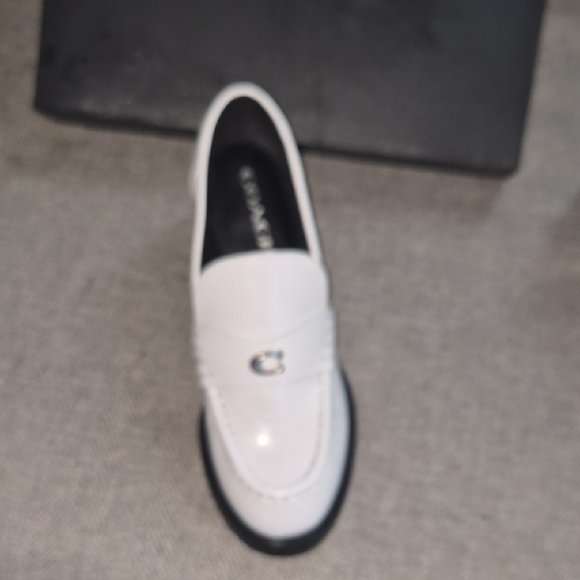 Coach White Leather Block Heel Loafers with Black Heel Womens Sz7. Narrow - Picture 4 of 9